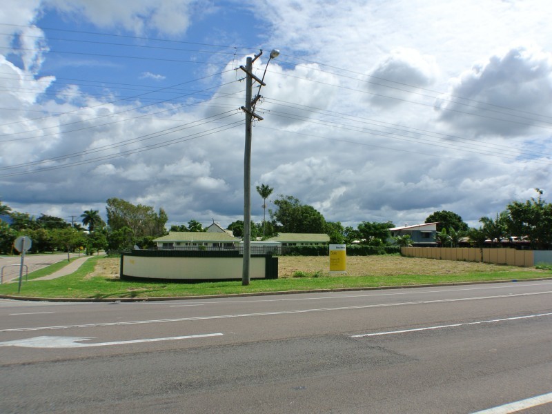 2-4 Santal Drive, Rasmussen QLD 4815