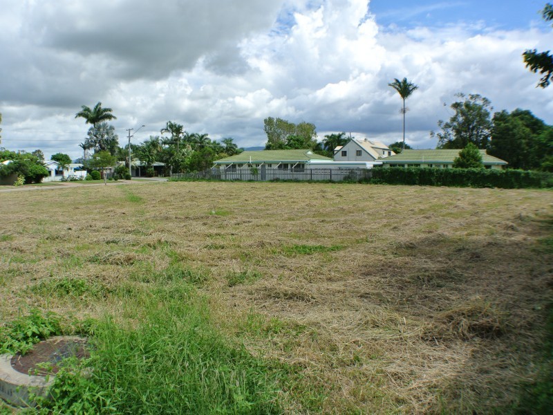 2-4 Santal Drive, Rasmussen QLD 4815