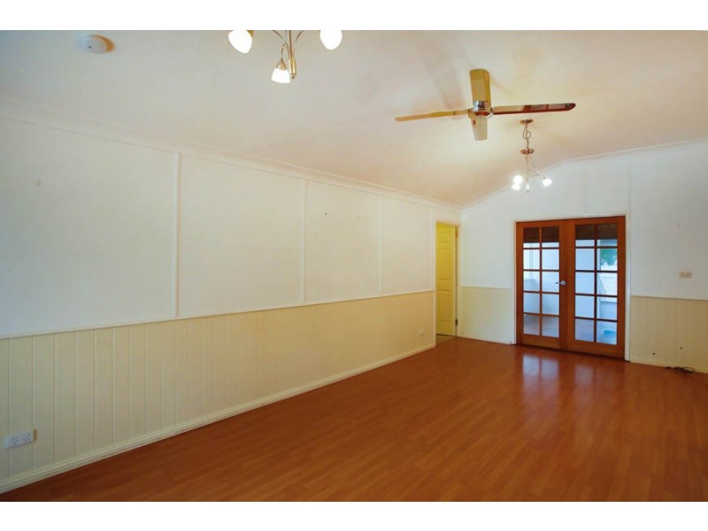 18 Wood Street, Mundingburra QLD 4812