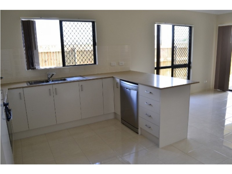 31 Yass Circuit, Kelso QLD 4815