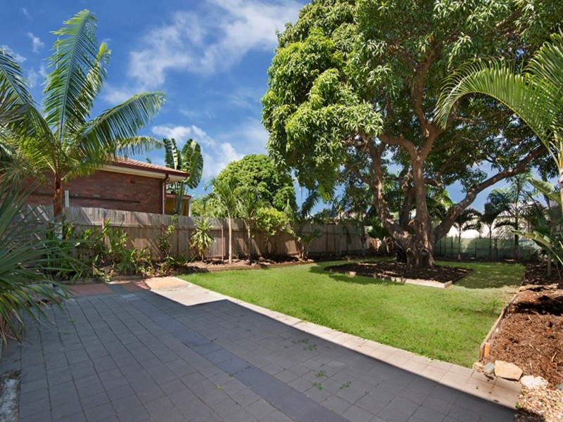 30 North Street, West End QLD 4810