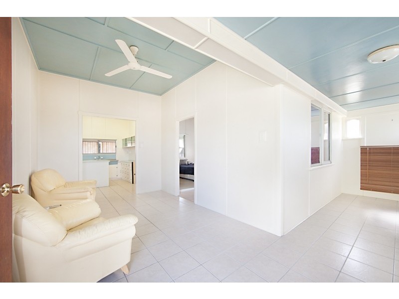 9 Ireland Street, Oonoonba QLD 4811