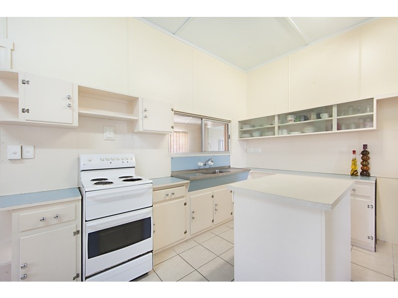 9 Ireland Street, Oonoonba QLD 4811