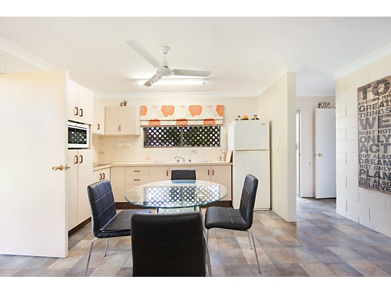 9 Ireland Street, Oonoonba QLD 4811