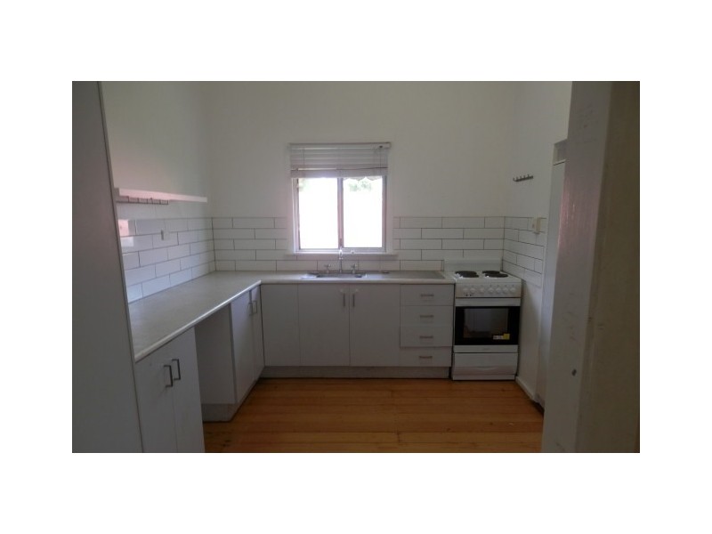 35 Ninth Ave, Railway Estate QLD 4810