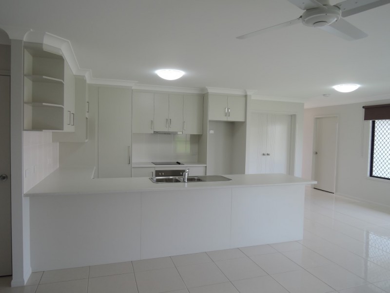 1 Girraween Avenue, Douglas QLD 4814