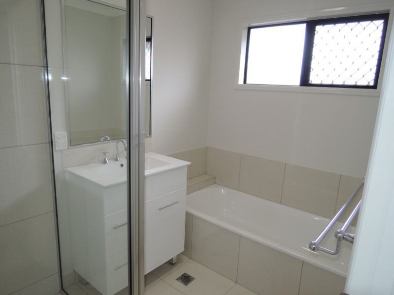 1 Girraween Avenue, Douglas QLD 4814