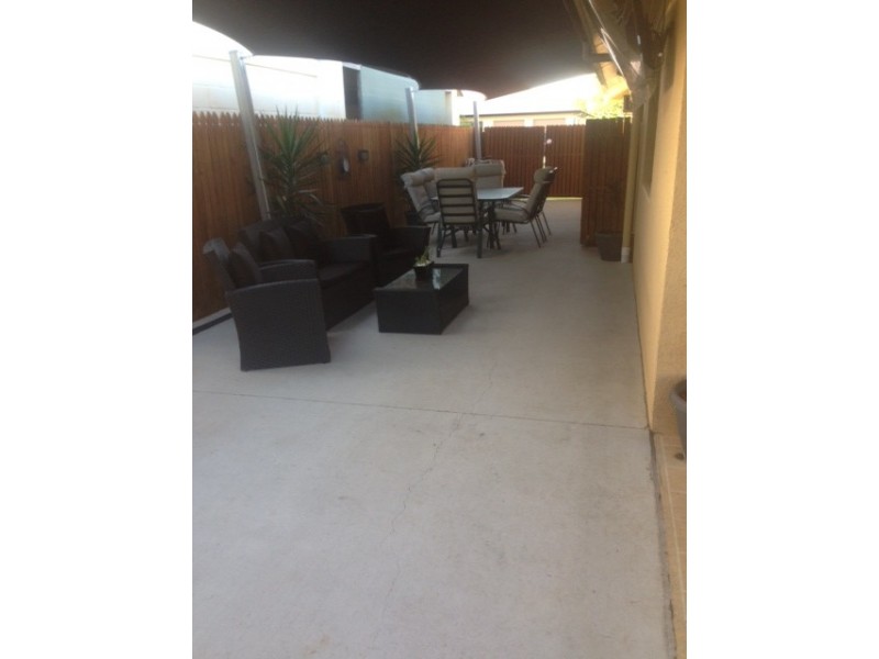 18 Squires Crescent, Kirwan QLD 4817