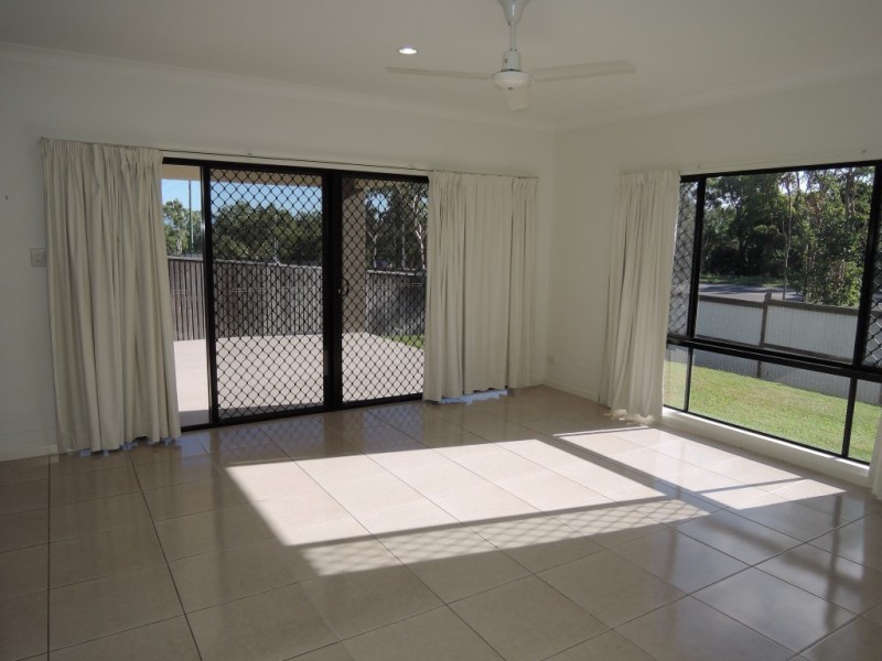 23 Deedes Crescent, Bushland Beach QLD 4818