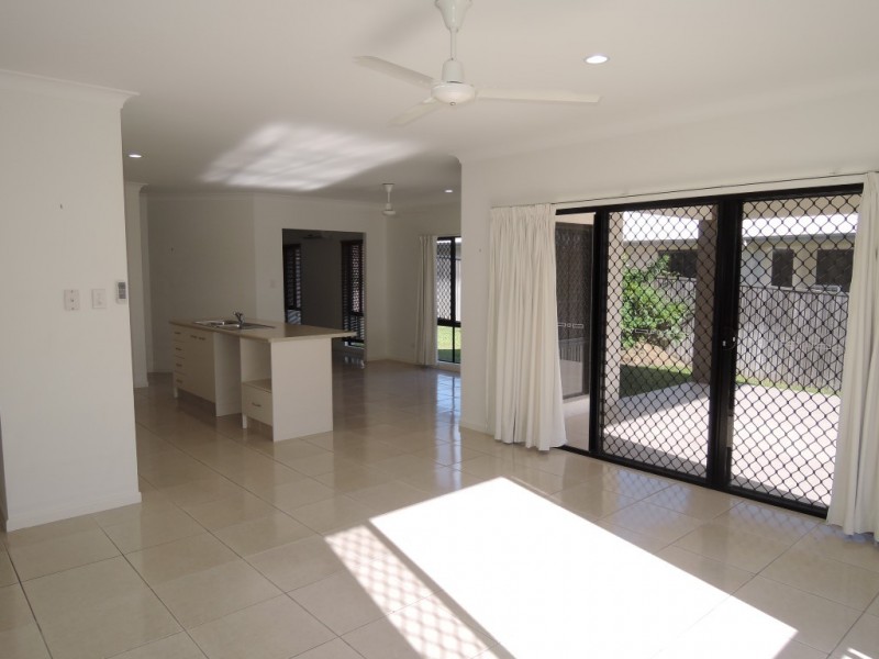 23 Deedes Crescent, Bushland Beach QLD 4818
