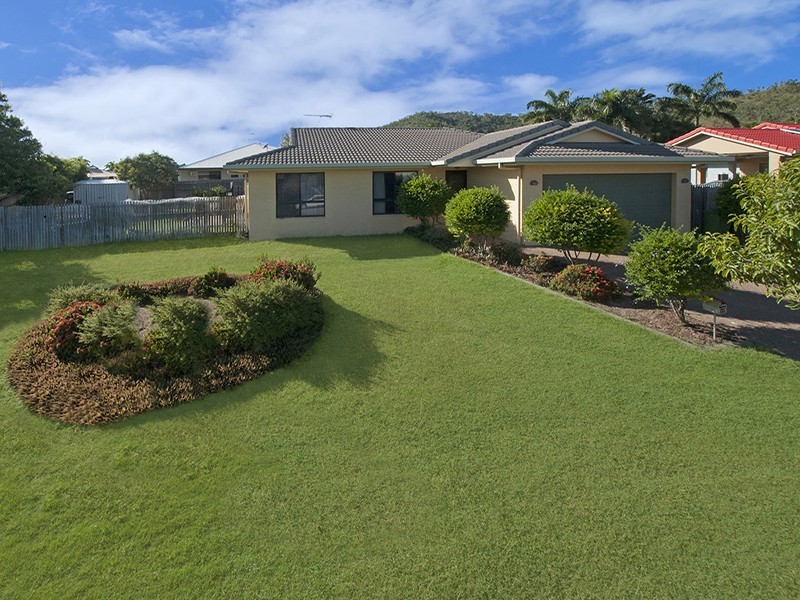 10 Crestbrook Drive, Mount Louisa QLD 4814