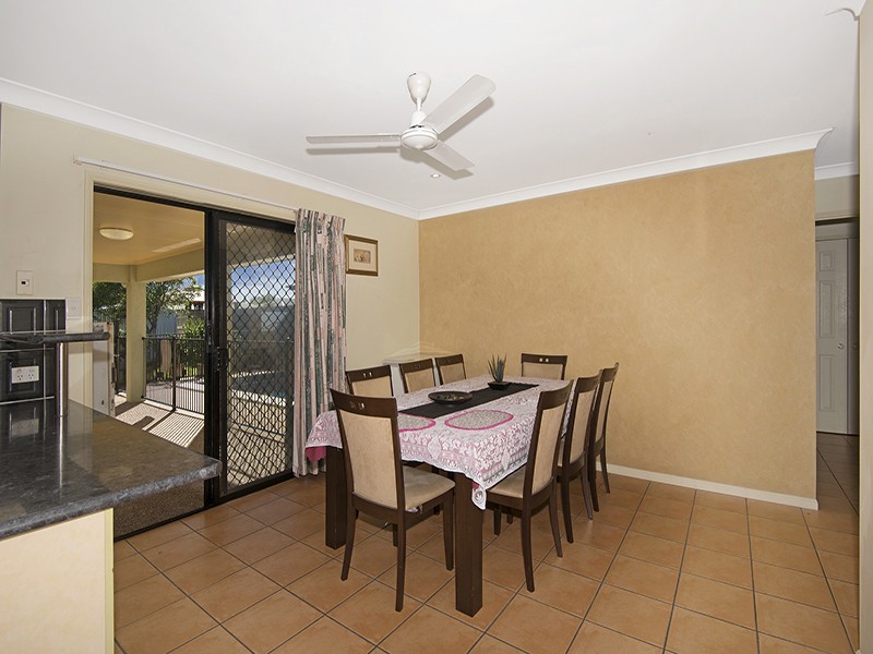 10 Crestbrook Drive, Mount Louisa QLD 4814