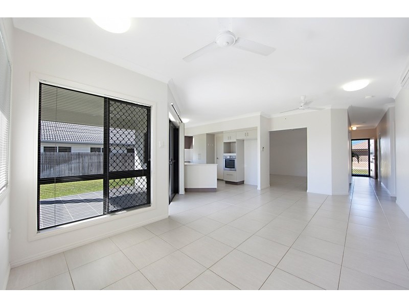 11 Ningaloo Crescent, Burdell QLD 4818