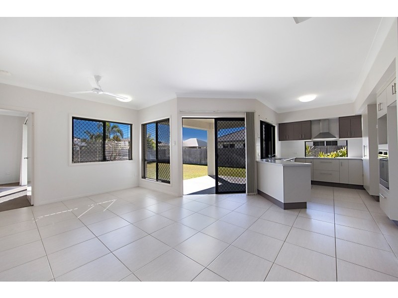 11 Ningaloo Crescent, Burdell QLD 4818