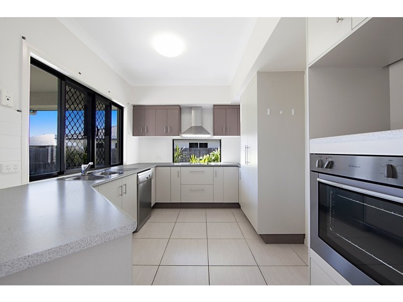 11 Ningaloo Crescent, Burdell QLD 4818