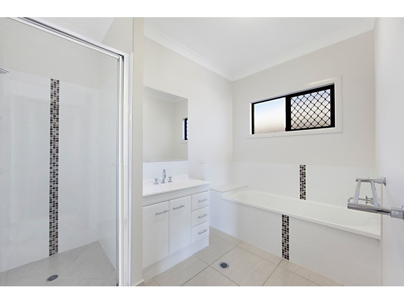 11 Ningaloo Crescent, Burdell QLD 4818