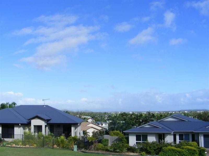 22 Glasgow Avenue, Mount Louisa QLD 4814