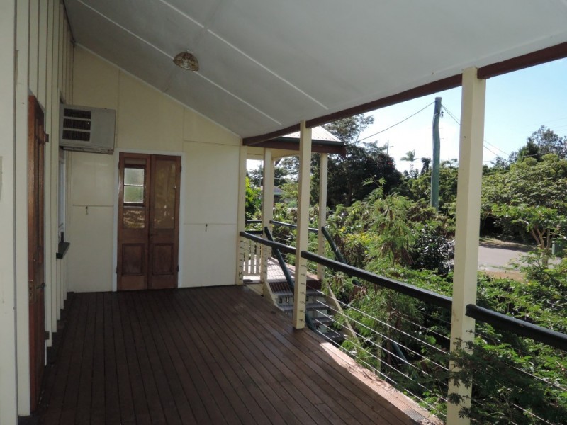 35 Davidson Street, South Townsville QLD 4810