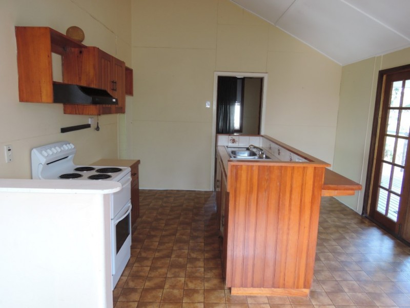 35 Davidson Street, South Townsville QLD 4810