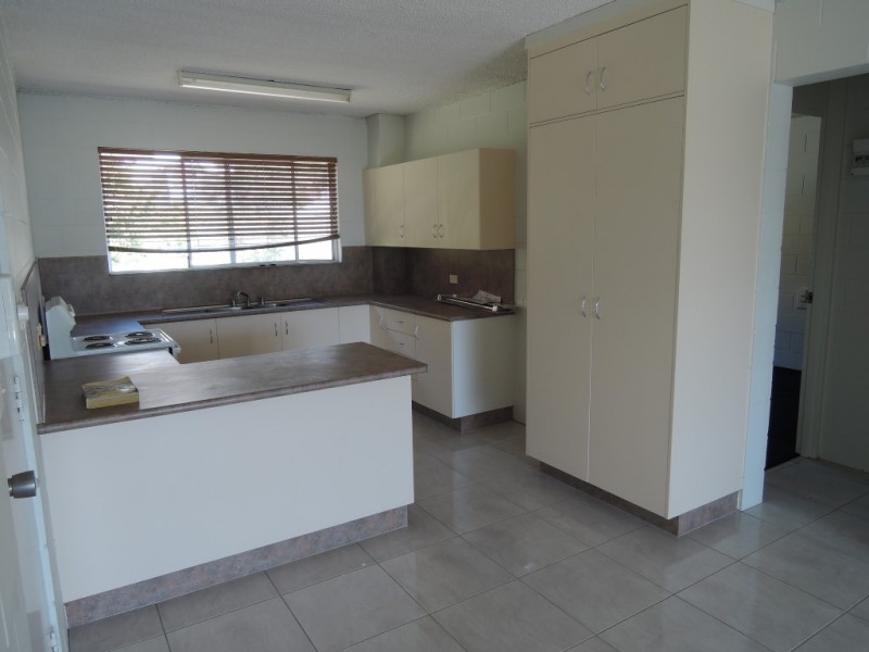 11/33 The Strand, North Ward QLD 4810