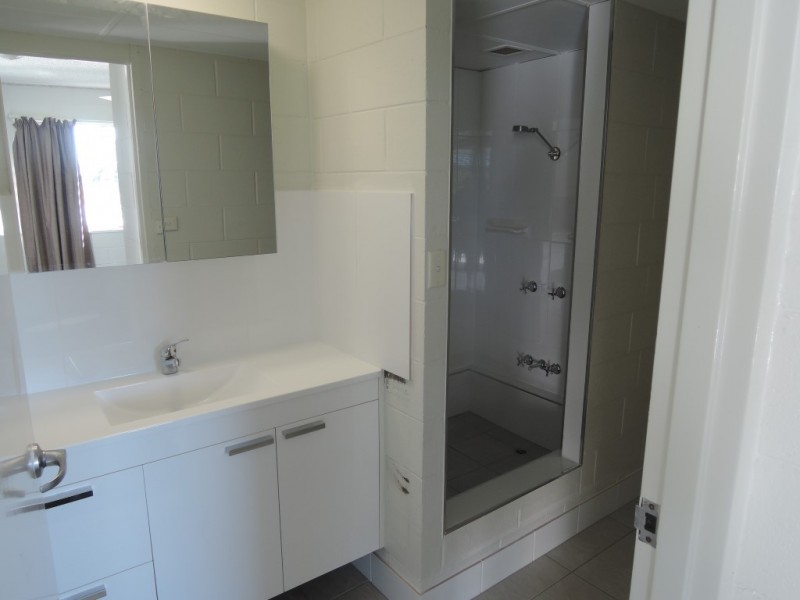 11/33 The Strand, North Ward QLD 4810