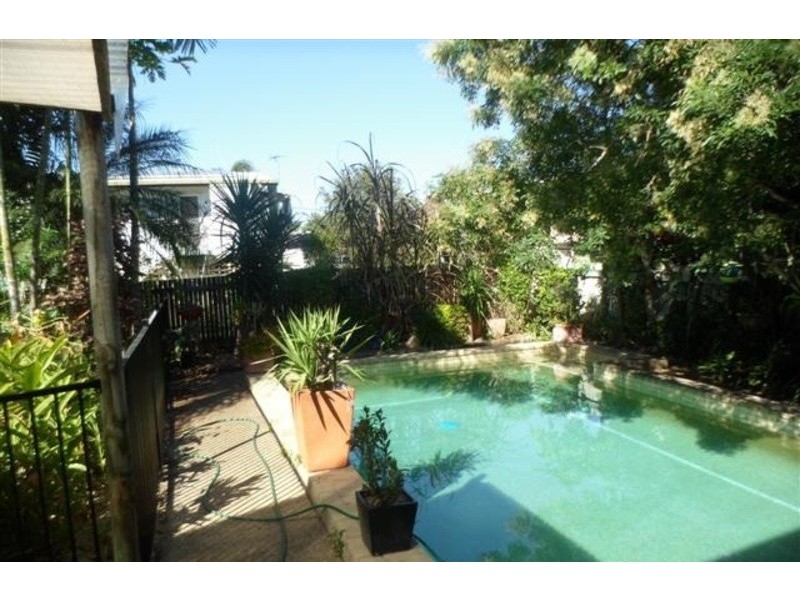 16 Poinciana Street, Cranbrook QLD 4814