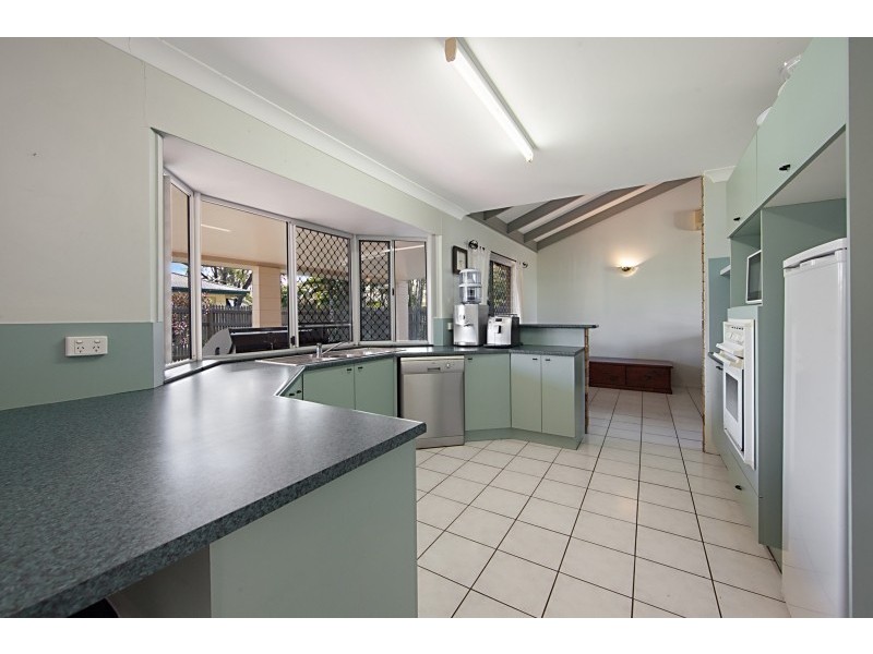 25 Chiquita Ave, Rasmussen QLD 4815