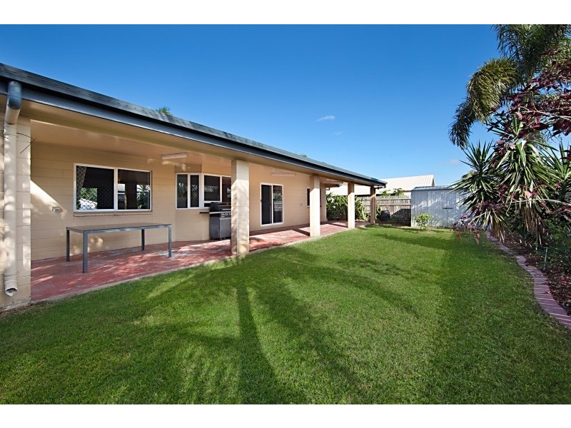 25 Chiquita Ave, Rasmussen QLD 4815