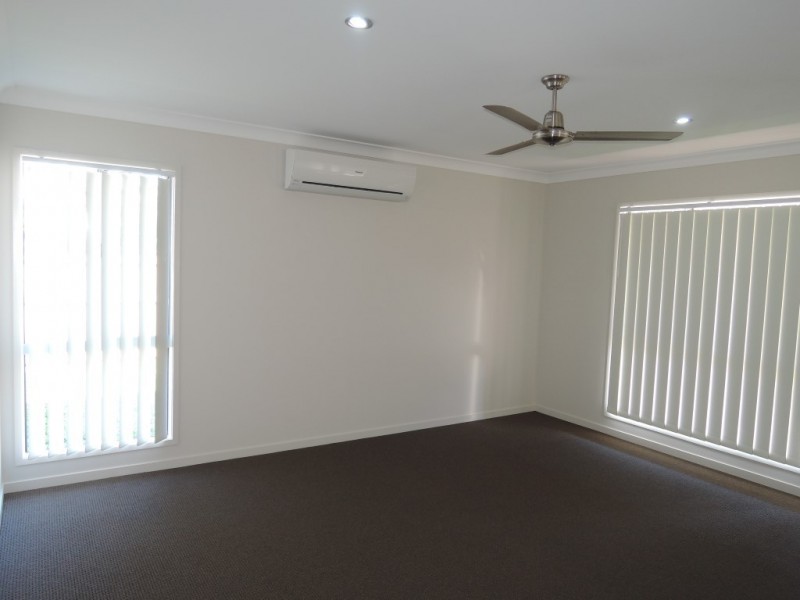 1 Cassinia Street, Mount Low QLD 4818