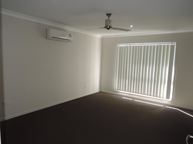 1 Cassinia Street, Mount Low QLD 4818