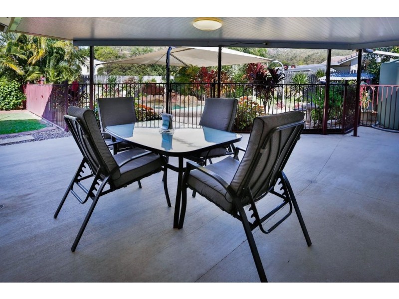 8 Santa Lucia Drive, Mount Louisa QLD 4814