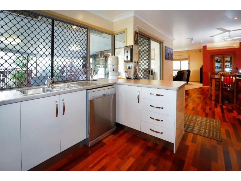 8 Santa Lucia Drive, Mount Louisa QLD 4814