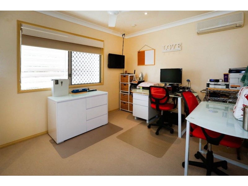 8 Santa Lucia Drive, Mount Louisa QLD 4814