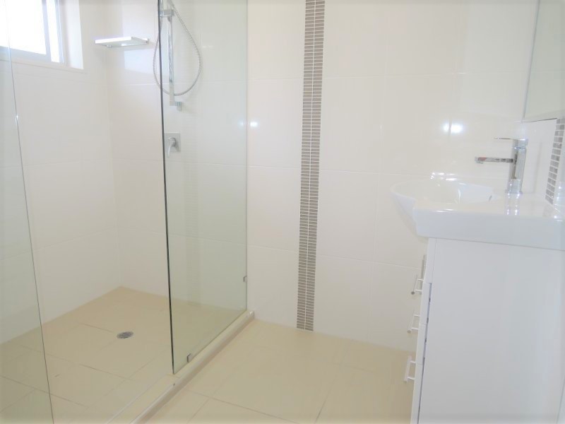 6 Davies Street, Mount Louisa QLD 4814