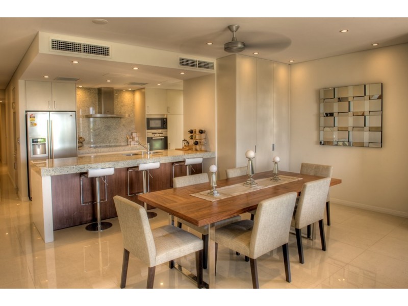 1/106 The Strand, North Ward QLD 4810