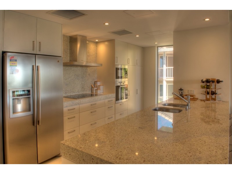 1/106 The Strand, North Ward QLD 4810