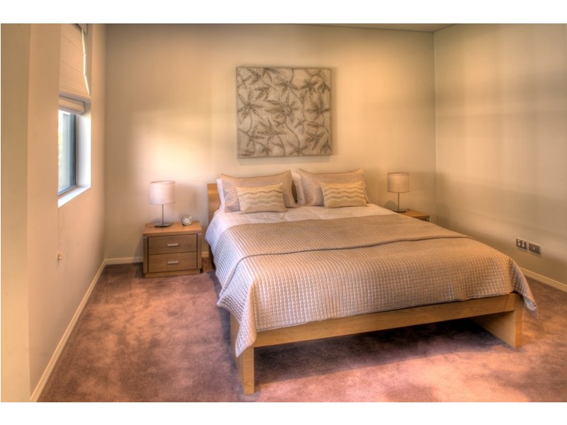 1/106 The Strand, North Ward QLD 4810