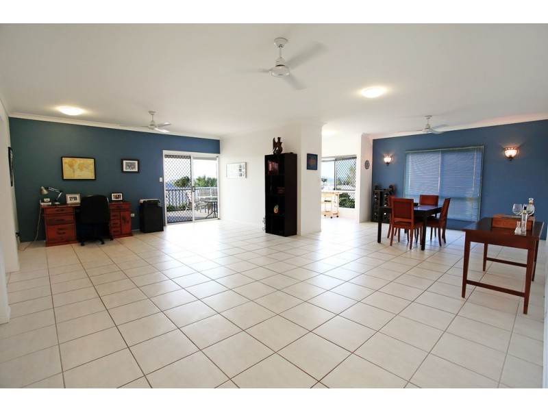 19 Glasgow Avenue, Mount Louisa QLD 4814