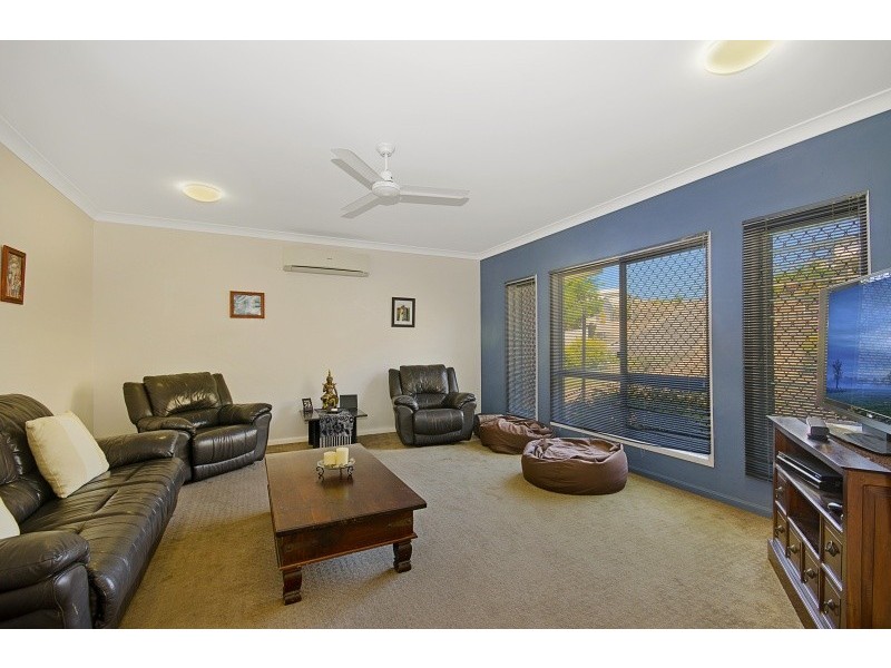 19 Glasgow Avenue, Mount Louisa QLD 4814