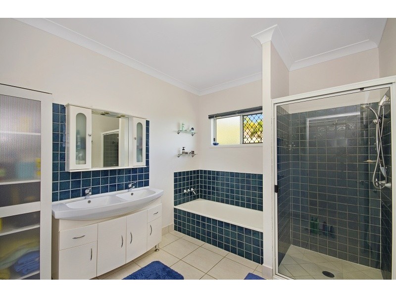 19 Glasgow Avenue, Mount Louisa QLD 4814