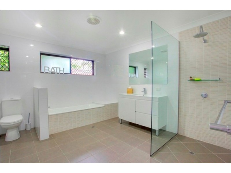 9 Garden Grove Crescent, Kirwan QLD 4817