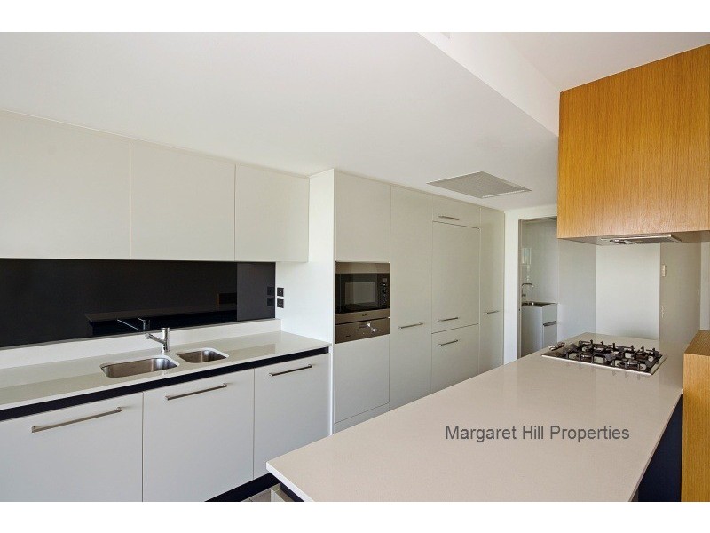 2103/6 Mariners Drive, Townsville City QLD 4810