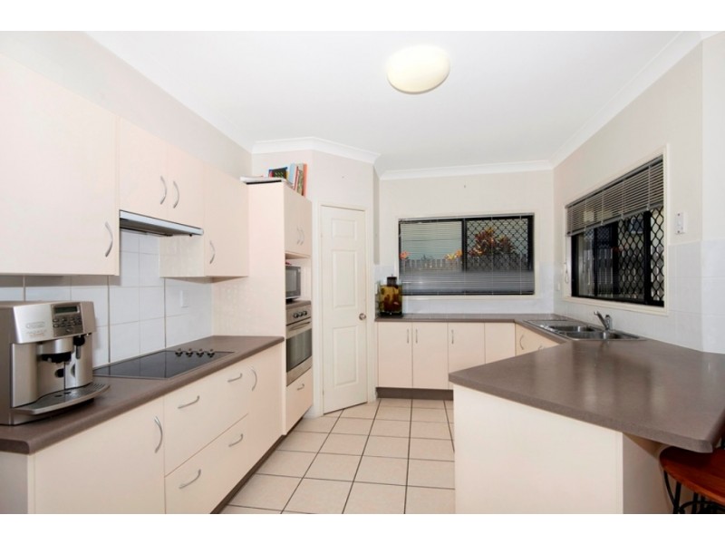 4 Redbank Court, Mount Louisa QLD 4814