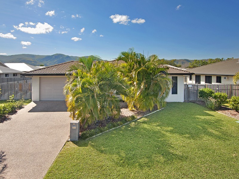 2 Sanderling Circuit, Kelso QLD 4815
