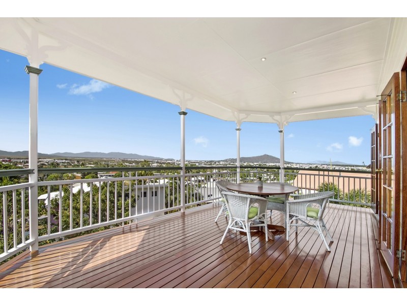 8 Tableland Terrace, Mount Louisa QLD 4814