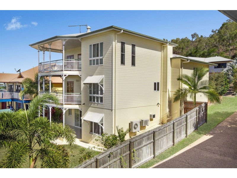 8 Tableland Terrace, Mount Louisa QLD 4814