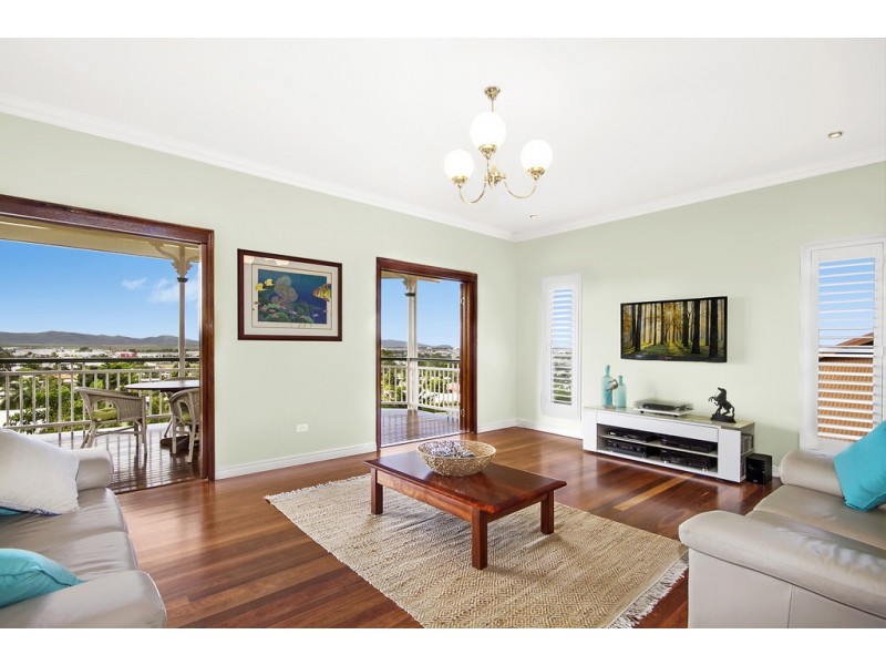 8 Tableland Terrace, Mount Louisa QLD 4814