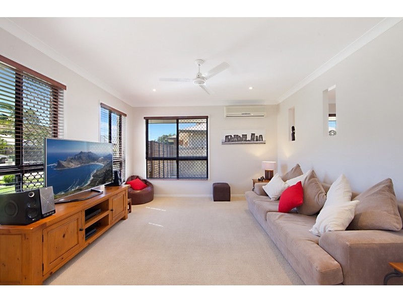 10 Sarina Court, Mount Louisa QLD 4814