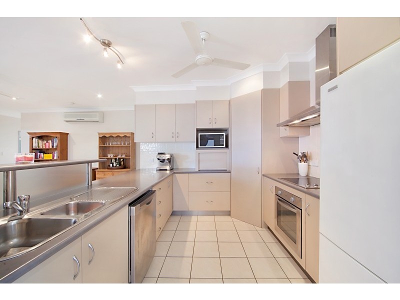 10 Sarina Court, Mount Louisa QLD 4814