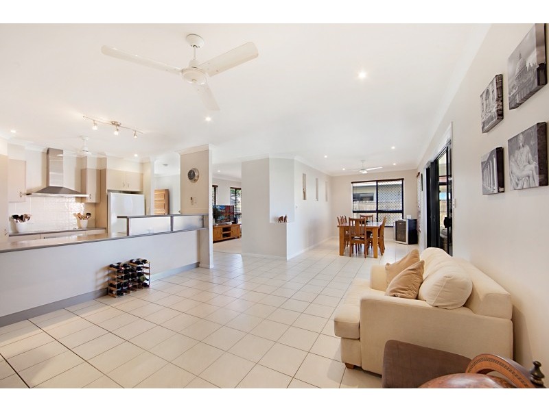 10 Sarina Court, Mount Louisa QLD 4814